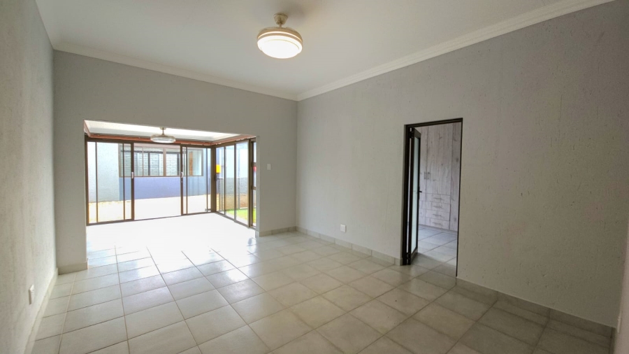 To Let 2 Bedroom Property for Rent in Melodie North West